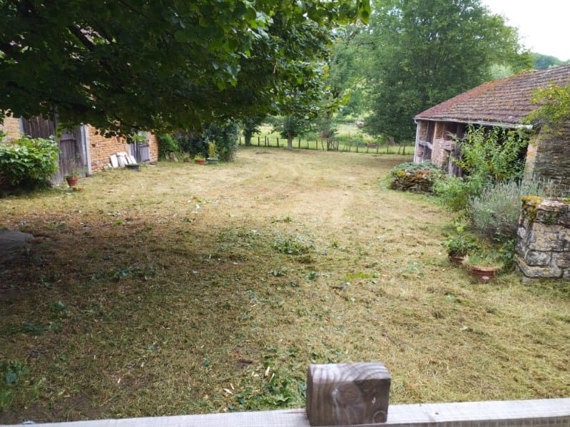 jardin entretien maison secondaire après Paysagiste à Cluny 71  